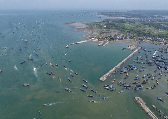 海南萬艘漁船出港“耕?！?>
     <p>海南萬艘漁船出港“耕?！?/p>
</a><a href=
