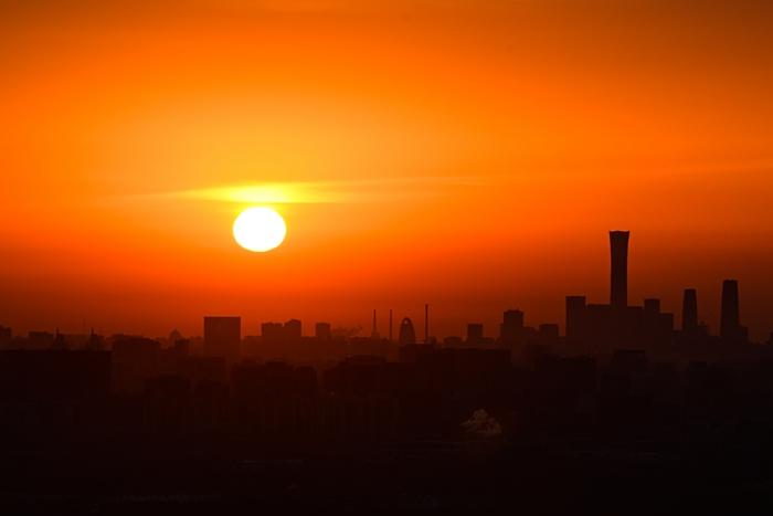 新年日出來啦！迎接2025年的第一縷陽光