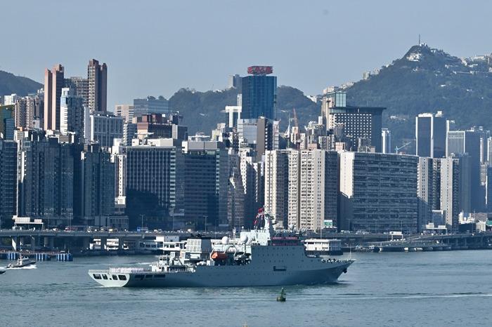 海軍戚繼光艦、沂蒙山艦抵達(dá)香港