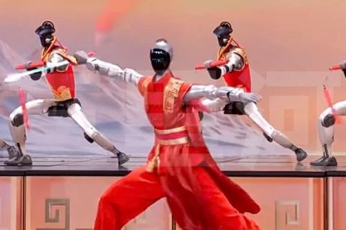 春節(jié)火的不止機(jī)器人