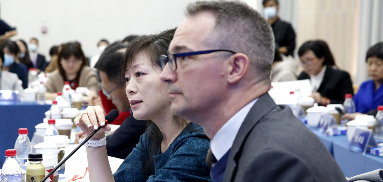 中國擴(kuò)大高水平開放決心不變 外企稱更看好中國市場<p>    企業(yè)代表表示，通過聆聽圓桌會(huì)關(guān)于黨的二十大報(bào)告的詳細(xì)解讀，對(duì)于報(bào)告重點(diǎn)內(nèi)容有了更深入更全面的掌握和理解，更加提振了在華投資的信心。<p>