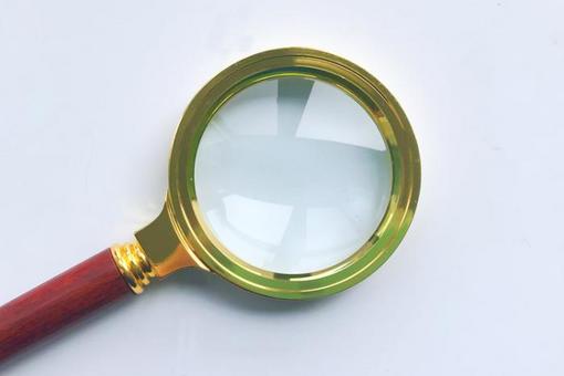 “抽凳子”致同學(xué)摔傷，怎么賠？