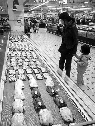 消費(fèi)者對(duì)禽類(lèi)需求驟減專(zhuān)家:大可不必談禽色變