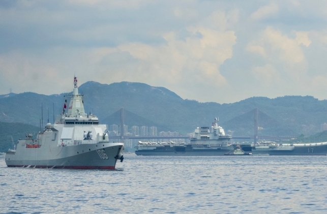 中國(guó)海軍山東艦航母編隊(duì)抵達(dá)香港