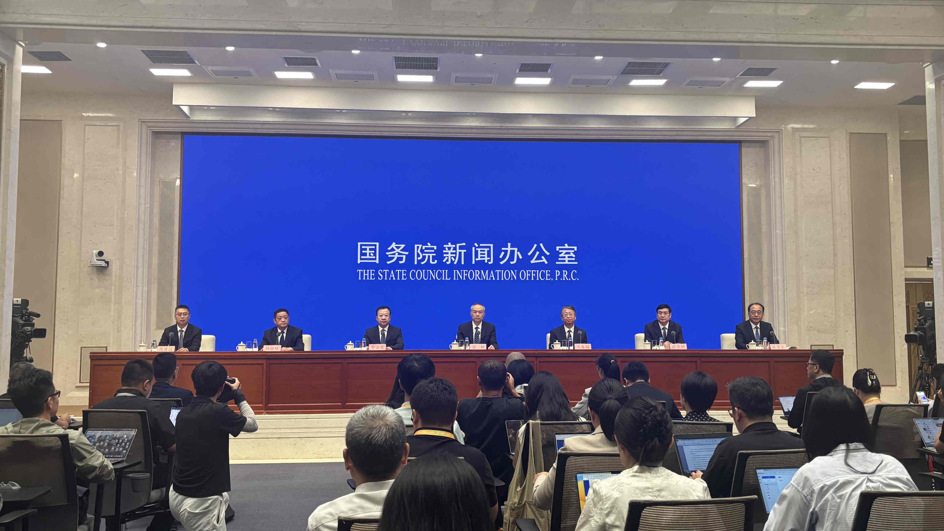 國新辦舉行介紹“十四五”時期堅定不移走中國特色社會主義法治道路有關情況發(fā)布會