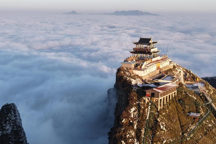 四川萬源八臺山云海、日出、佛光、雪景同框